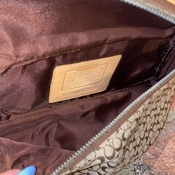 COACH Signature Logo Fanny Pack - Picture 9 of 10